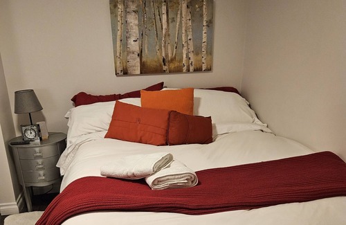 Burlington Apartment | Family-Friendly, quiet, cozy 2-Bedroom Apartment with Continental Breakfast