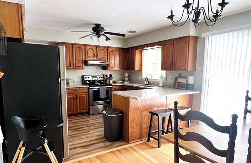 Woodstock House | Family Friendly Rancher with Large Fenced Yard, 5 mins from I-81.