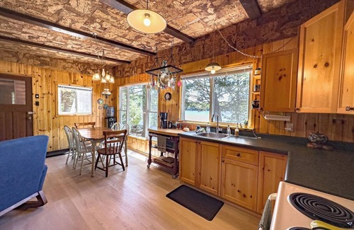 Minden Hills Cottage | Family friendly retro cottage with huge waterfront