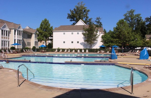 Lackey Cottage | Family Friendly Resort Cottage - Sleep 6 - Close to Theme Parks & Attractions