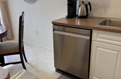 Redcliff Apartment | Family-friendly remodelled historical church to private suits!n10 min to Costco!
