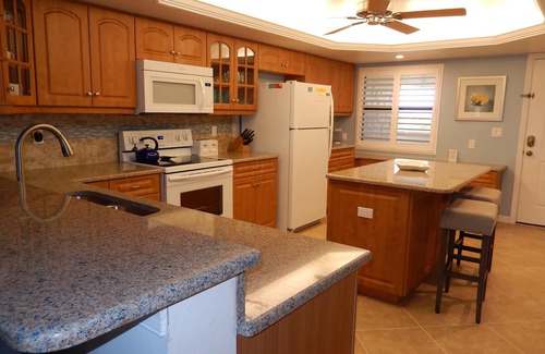 Sanibel Condo | Family Friendly Resort, Pool, Beach, Gulf, Tennis