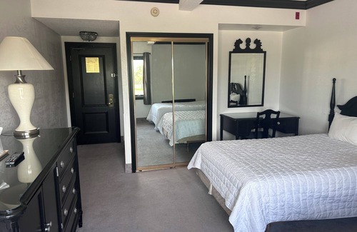 Bay City Hotel | Family-Friendly Resort Living in Bay Valley – Pool, Golf, & Scenic Surroundings