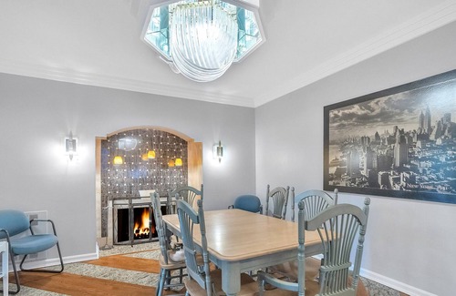 Ossining House | Family Friendly Resort with Fast Wi-Fi - Perfect for Spring Getaways