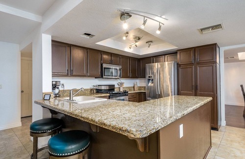 Sunset Ridge House | Family-Friendly Retreat, Heated Pool, Putting Green