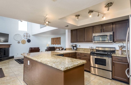 Sunset Ridge House | Family-Friendly Retreat, Heated Pool, Putting Green
