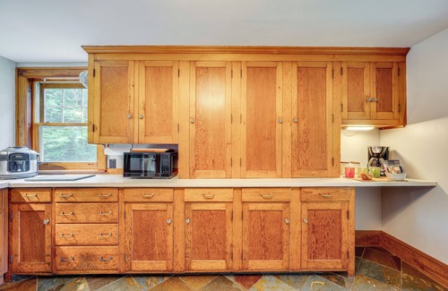 Barre House | Family-Friendly Retreat in Barre: 2 Spacious Decks