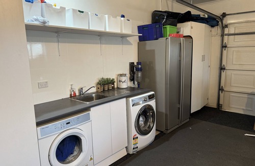 Papamoa Beach House | Family Friendly Retreat: Heated Pool, Spa, 5min walk to beach