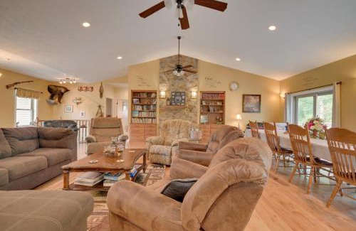 Calvin House | Family-Friendly Retreat with Deck in Cassville!