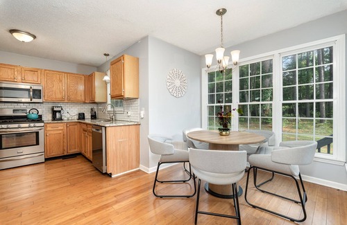 Durham House | Family Friendly Retreat in RDU with all the convenience - 3 Bd/2.5 Ba