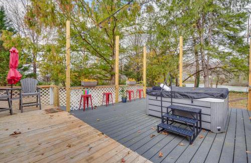 Elizabethton House | Family-Friendly Riverhouse Fishing and Hot Tub