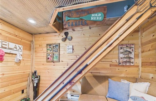 Van Buren Cabin | "Family-Friendly River Getaway – Adventure & Relaxation Await