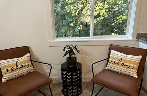 Yacolt Ski Chalet | Family Friendly Riverfront Retreat close to PDX with Hot Tub