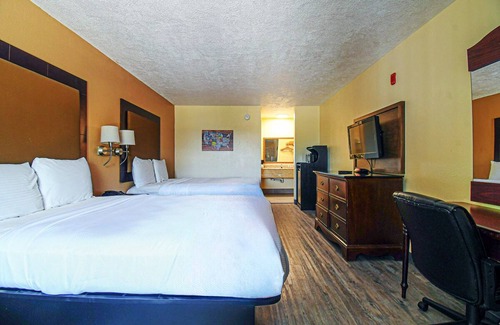 Conroe Hotel | Family-Friendly Room w/Convenient Access to Local Wonders, Free Parking
