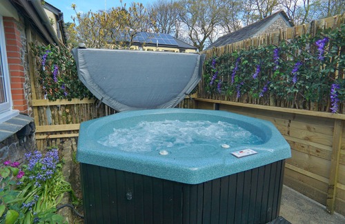Holsworthy Cottage | Family Friendly Rural Riverside 5-Bed Cottage