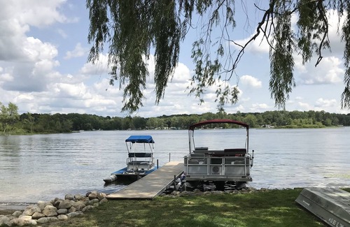 Reading Cottage | Family-friendly, rustic cabin on beautiful Long Lake