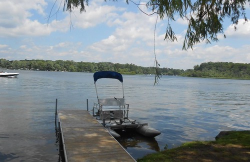 Reading Cottage | Family-friendly, rustic cabin on beautiful Long Lake
