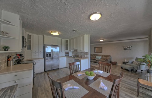 Point Venture House | Family Friendly, sleeps 10 (6 adults)