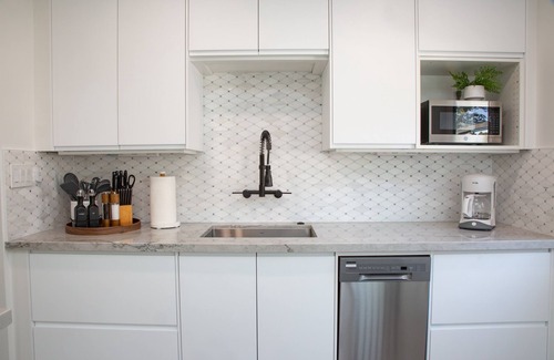 Del Mar House | Family Friendly Seahorse Cottage, a short walk to the beach!