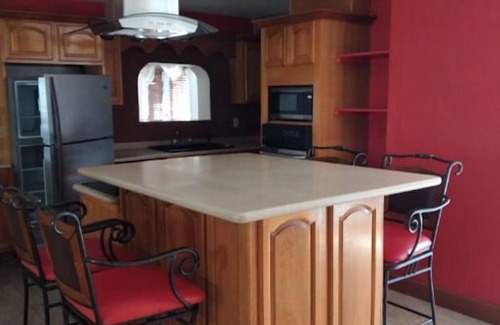 Lucaya House | Family friendly Secluded Beach House