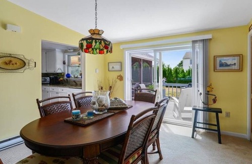 Westerly House | Family friendly: Sept - Nov 2025! Golf view. 5 min drive to beach.