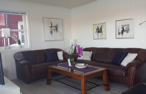 Oygarden House | Family friendly. Situated right on the waterfront. Charter. 2 bedrooms.