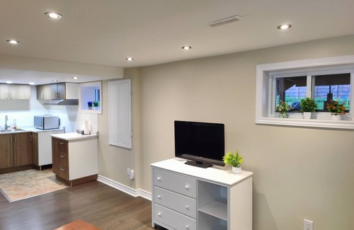 Longueuil House | Family-Friendly Spacious 2BR Cozy Basement suite | Near Attractions | Sleepsn5