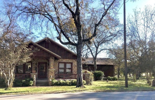 Glen Rose House | Family Friendly Spacious home on the Paluxy River