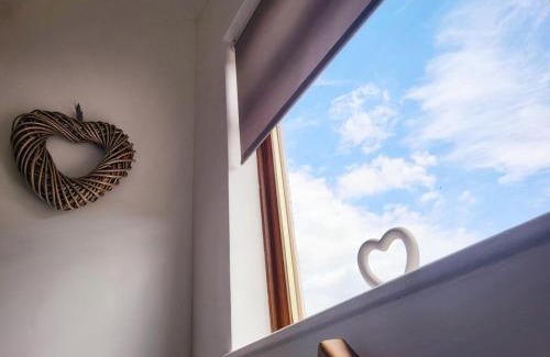 Worcester House | Family-Friendly Spacious 3BR, Near Uni & Town
