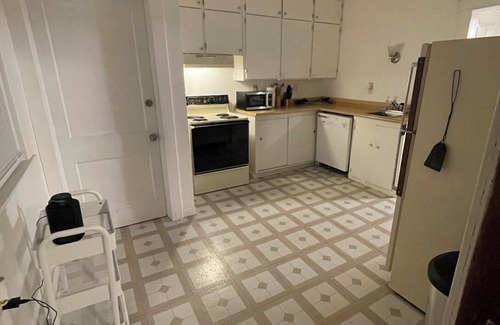 Saginaw Apartment | Family Friendly Spacious Cozy Apartment