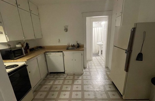 Saginaw Apartment | Family Friendly Spacious Cozy Apartment