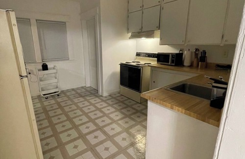 Saginaw Apartment | Family Friendly Spacious Cozy Apartment