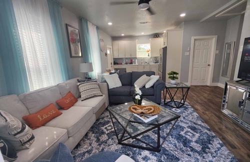 Burleson House | Family-friendly stand alone apartment in a peaceful Suburb .