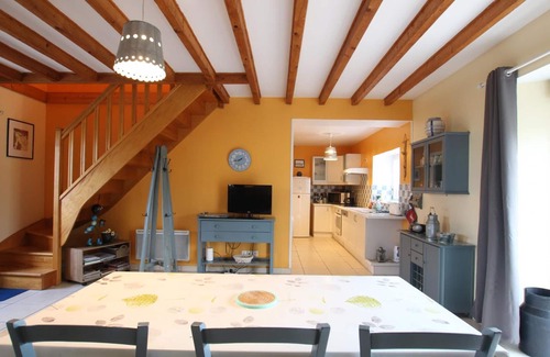 Ravenoville Cottage | Family-Friendly Stone Farmhouse with Garden near Utah Beach