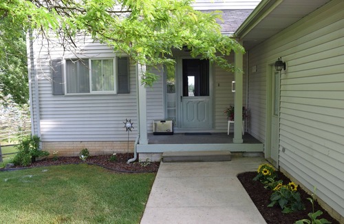 Gladwin Cottage | Family Friendly Sugar Springs Cottage - "Lakeview Life"