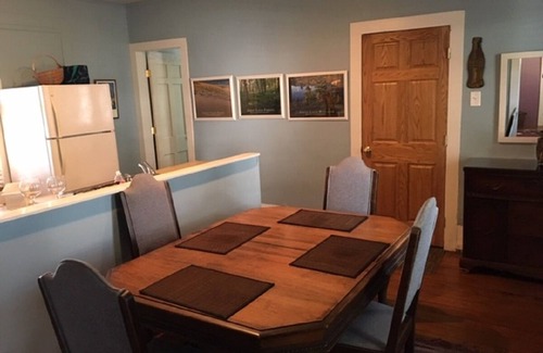 Frankfort House | Family Friendly Suite a block from Lake Michigan