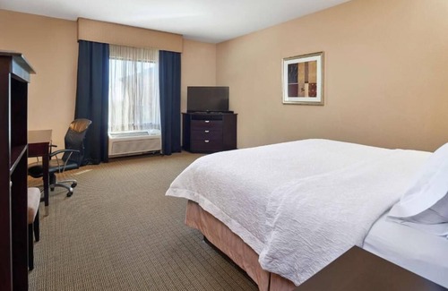 Decatur Hotel | Family-Friendly Suites in Decatur - Indoor Pool & Nearby Attractions