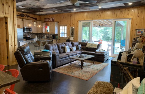 Pettit Cabin | Family friendly. Swim beach below house