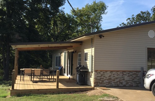 Pettit Cabin | Family friendly. Swim beach below house