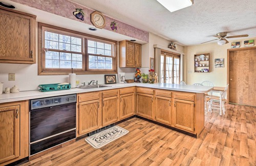 Tobyhanna House | Family-Friendly Tobyhanna Getaway w/Yard!