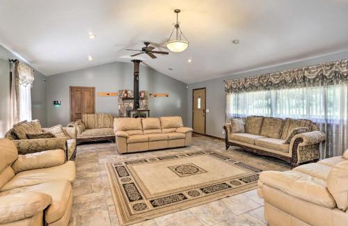 Toledo House | Family-Friendly Toledo Retreat with Spacious Yard!