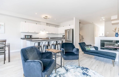 The Blue Mountains House | Family-Friendly Townhouse close to Blue Mountain