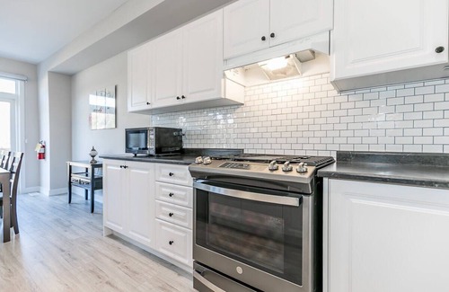 The Blue Mountains House | Family-Friendly Townhouse close to Blue Mountain