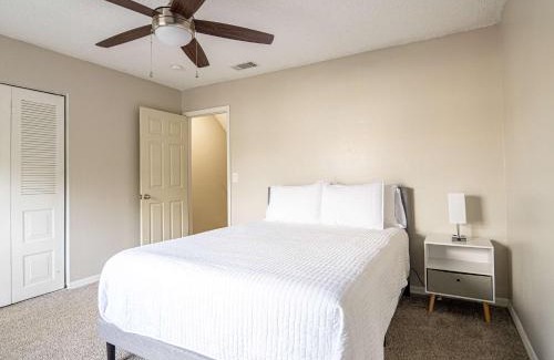 University House | Family Friendly Townhome near USF