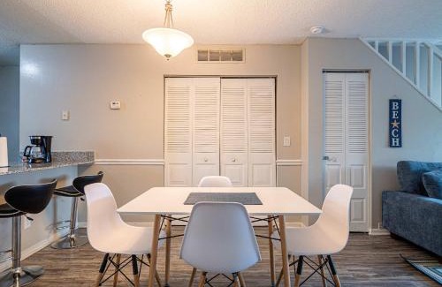 University House | Family Friendly Townhome near USF