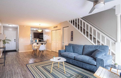 University House | Family Friendly Townhome near USF