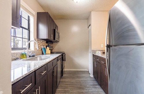 University House | Family Friendly Townhome near USF