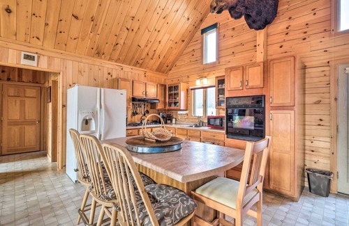 Troy House | Family-Friendly Troy Getaway with Furnished Deck!