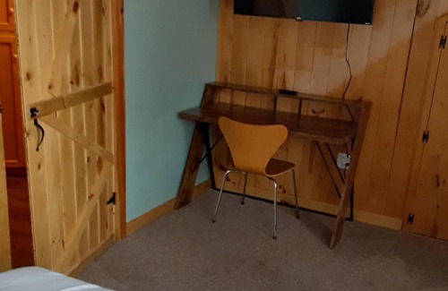 Nevis House | Family Friendly Two Bedroom Next To Paul Bunyan State Forest & Trails