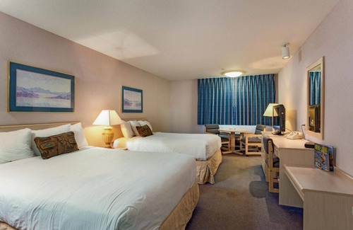Warrenton Hotel | Family-Friendly Unit! Pool, Sauna and Gym